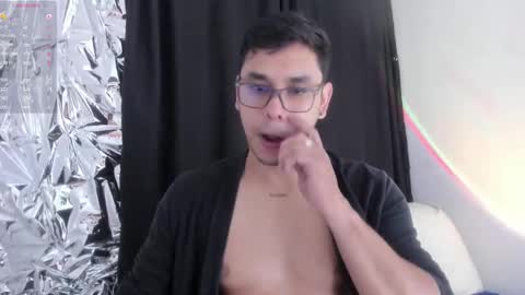Snapshot of gadiel_edric chatting on October 8, 2025, 3:59 am Gadiel online show from October 8, 2025, 3:59 am
