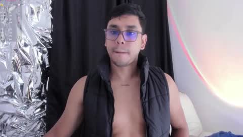 Snapshot of gadiel_edric chatting on October 15, 2025, 5:51 am Gadiel online show from October 15, 2025, 5:51 am