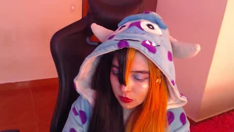 Kate 3 online show from February 19, 2026, 9:22 pm