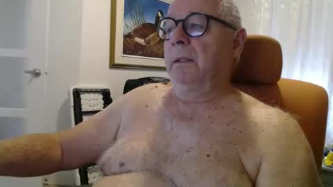 Snapshot of gamin68 chatting on October 26, 2025, 2:12 pm gamin68 online show from October 26, 2025, 2:12 pm
