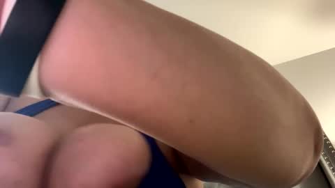 Kitty online show from November 13, 2025, 12:37 pm