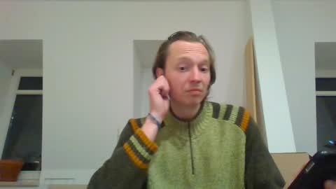 Snapshot of garfield42 chatting on April 4, 2026, 9:45 pm Garfield online show from April 4, 2026, 9:45 pm