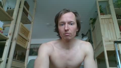 Snapshot of garfield42 chatting on April 12, 2026, 12:21 pm Garfield online show from April 12, 2026, 12:21 pm