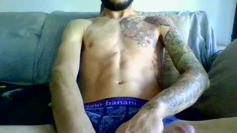 garyreal1990 online show from April 2, 2026, 6:22 am