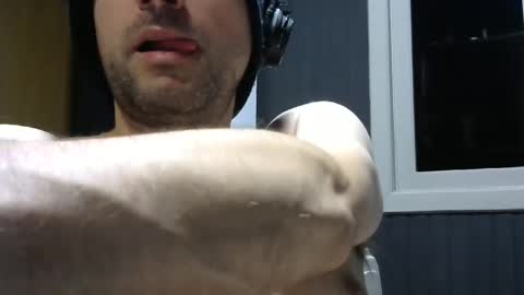 gauchors21 online show from February 21, 2025, 2:39 am