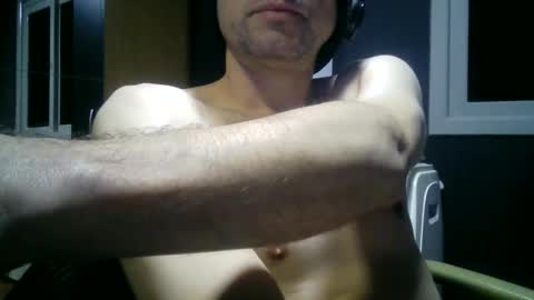 gauchors21 online show from September 9, 2025, 2:33 am