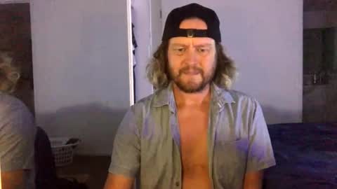 gcsurfer81 online show from December 17, 2025, 9:15 am