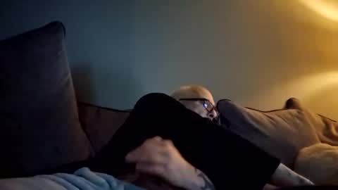 Snapshot of geeman987 chatting on October 29, 2025, 8:21 pm geeman987 online show from October 29, 2025, 8:21 pm