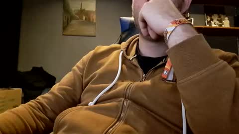 geilewaalwijker_33 online show from May 14, 2026, 8:48 pm