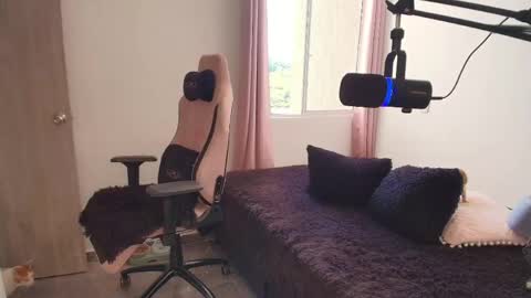 geminis11 online show from April 16, 2026, 6:41 pm