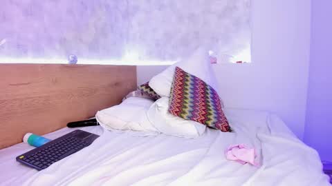 geminis muentes online show from February 12, 2025, 7:02 am