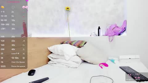 geminis muentes online show from March 9, 2025, 9:35 am