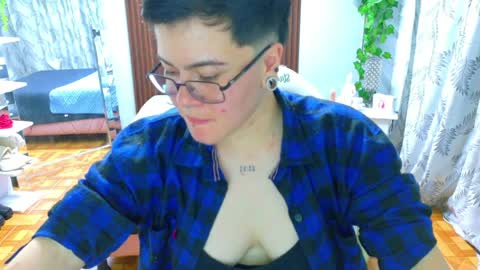 geminis_xxx1 online show from April 10, 2026, 3:45 am