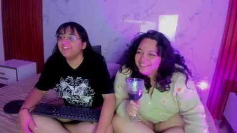 genesis_y_moon online show from June 21, 2026, 3:31 am