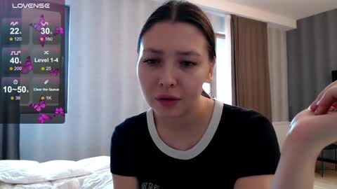 genev__ievee online show from June 6, 2026, 10:09 am