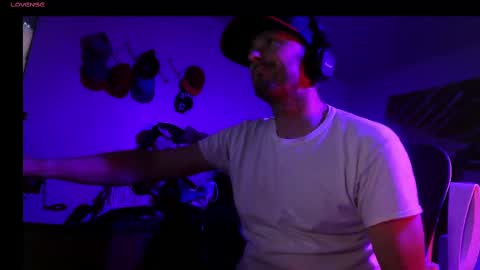 Snapshot of geoffbot chatting on September 29, 2025, 8:41 am geoffferreal online show from September 29, 2025, 8:41 am