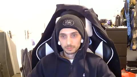 George2323 online show from December 17, 2024, 11:27 pm