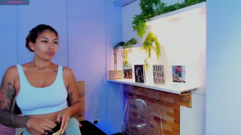 Snapshot of georgina_coule chatting on December 22, 2024, 12:05 pm Georgina Coule online show from December 22, 2024, 12:05 pm