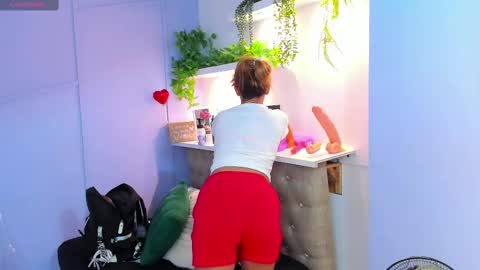 Snapshot of georgina_coule chatting on February 28, 2025, 12:09 pm Georgina Coule online show from February 28, 2025, 12:09 pm