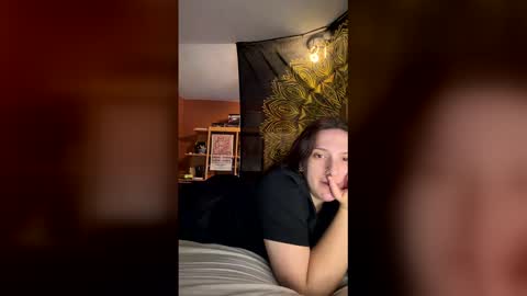 Georgina Moor online show from April 2, 2026, 5:43 pm