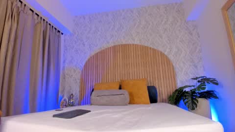 Kendal  online show from February 4, 2026, 3:18 pm