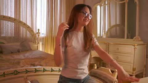 Kristy online show from May 15, 2026, 12:34 pm