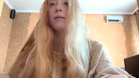 Snapshot of gertrudisturbe chatting on May 13, 2026, 10:38 pm Kate online show from May 13, 2026, 10:38 pm