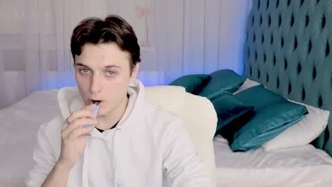 Alex online show from October 12, 2025, 8:46 am