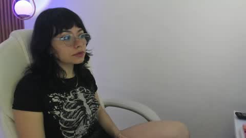 Milaa online show from April 13, 2026, 3:56 am