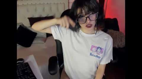 Allison  online show from February 7, 2025, 3:30 pm