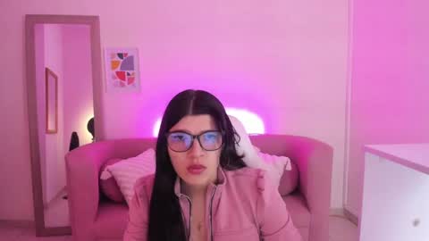 Snapshot of gia_brawn chatting on October 20, 2025, 11:32 am Gia online show from October 20, 2025, 11:32 am