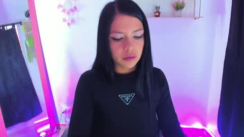 giaaaa   online show from April 5, 2026, 10:40 pm