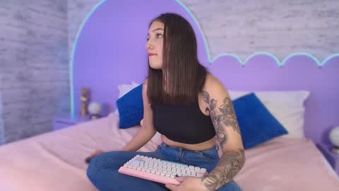 Gia online show from January 13, 2026, 7:41 pm