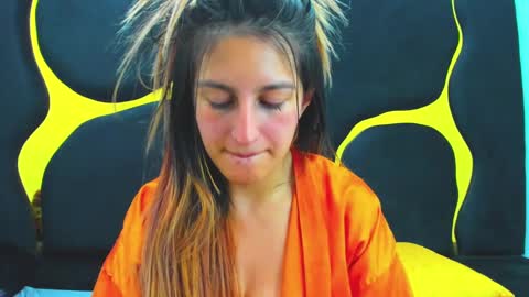 GiaRoussel online show from March 3, 2025, 7:28 pm