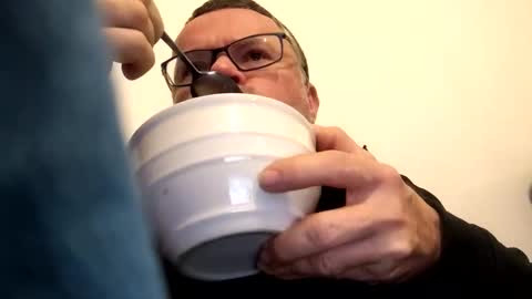 Snapshot of giddyup2222222 chatting on November 17, 2025, 8:09 am giddyup2222222 online show from November 17, 2025, 8:09 am