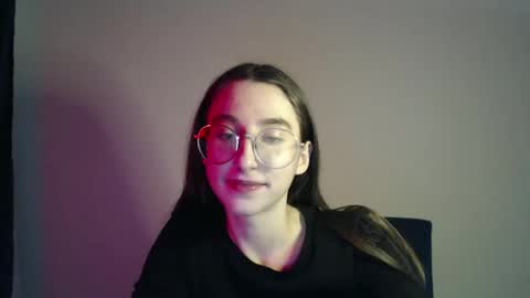 Snapshot of gigi_nix chatting on February 20, 2025, 6:35 pm Gigi online show from February 20, 2025, 6:35 pm