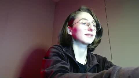 Snapshot of gigi_nix chatting on February 17, 2026, 9:43 pm Gigi online show from February 17, 2026, 9:43 pm