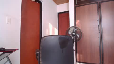 Snapshot of gigimiler8 chatting on February 19, 2025, 10:09 pm Sharlotte  online show from February 19, 2025, 10:09 pm