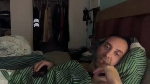 gilber10101 online show from November 2, 2025, 11:01 am