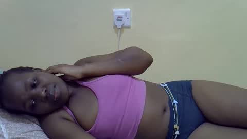 Snapshot of gina_sassy chatting on March 27, 2026, 1:00 am Adiliah online show from March 27, 2026, 1:00 am