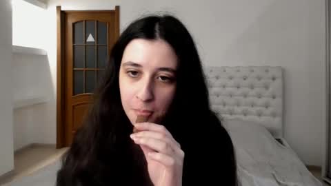 Kate online show from January 16, 2025, 12:09 pm