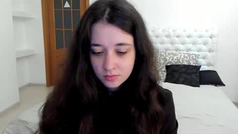 Kate online show from September 20, 2025, 9:32 am