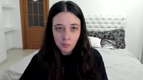 Kate online show from October 3, 2025, 9:28 am