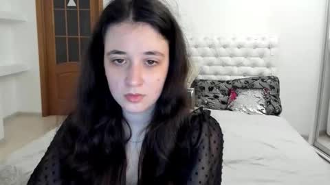 Kate online show from October 26, 2025, 11:38 am