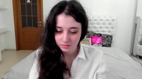 Kate online show from November 27, 2025, 8:49 am