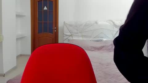 Kate online show from April 17, 2026, 9:01 am