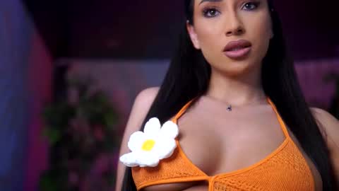 Snapshot of ginavalentinna chatting on February 5, 2026, 8:02 pm Gina online show from February 5, 2026, 8:02 pm