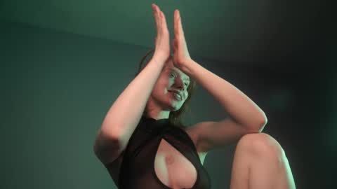 Snapshot of ginger_hugs chatting on March 3, 2025, 1:10 am im expecting 350 thumbs up on my altar online show from March 3, 2025, 1:10 am
