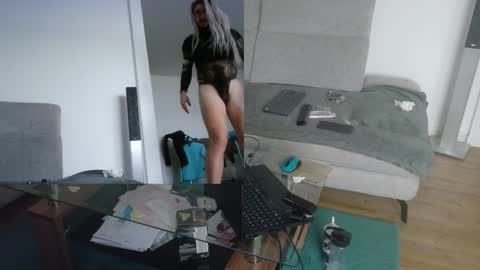 GingerPink online show from January 12, 2026, 7:57 am