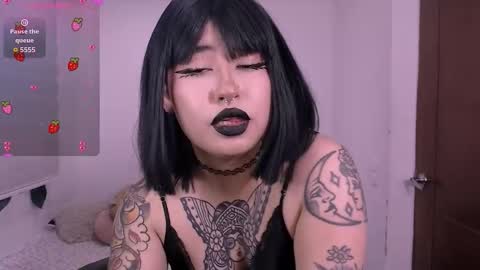 ginmeowuwu online show from November 27, 2025, 3:58 pm